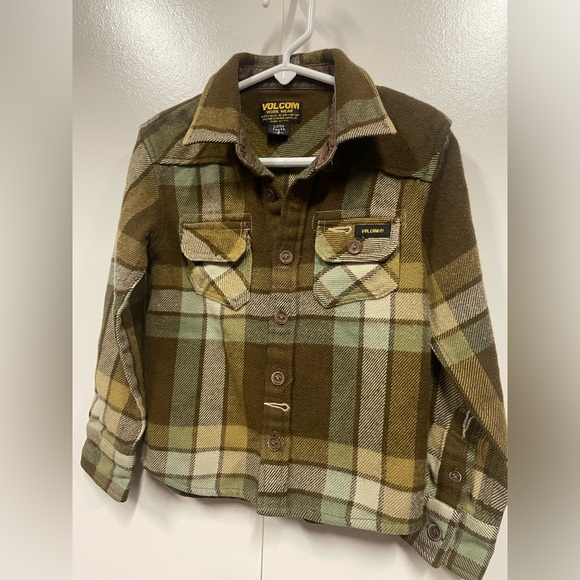 New Volcom work shirt - jacket shirt - cool for fall or winter. Fall Photos. - Picture 2 of 5